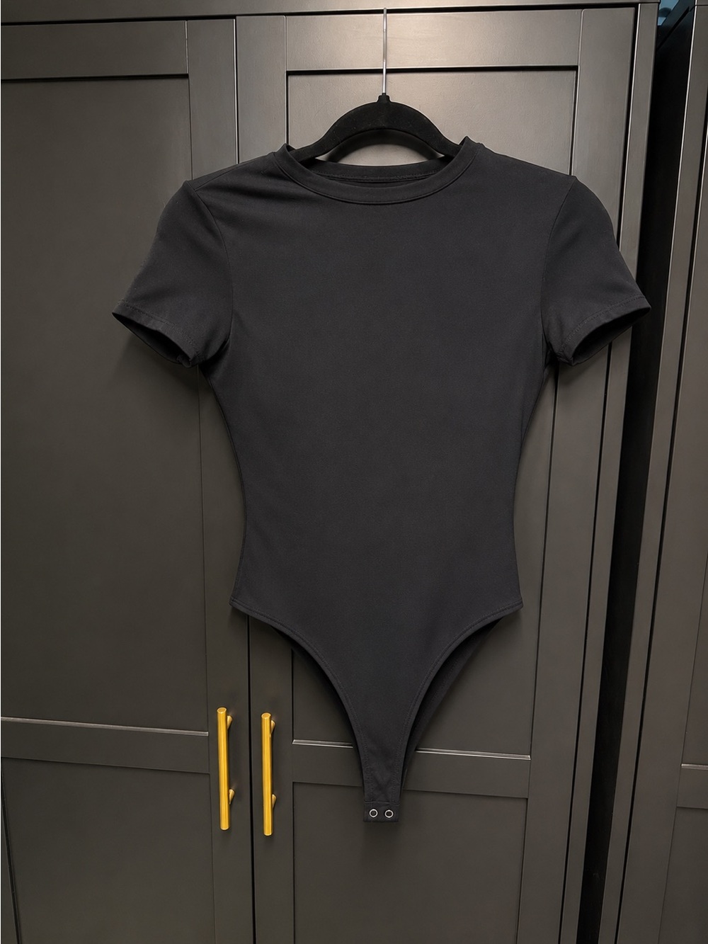 Women’s Short-Sleeve Black Bodysuit - Sleek Crew Neck